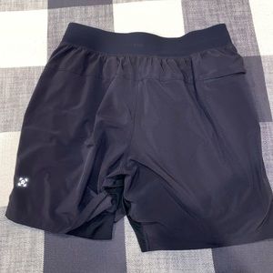 Black Lululemon 7 in shorts